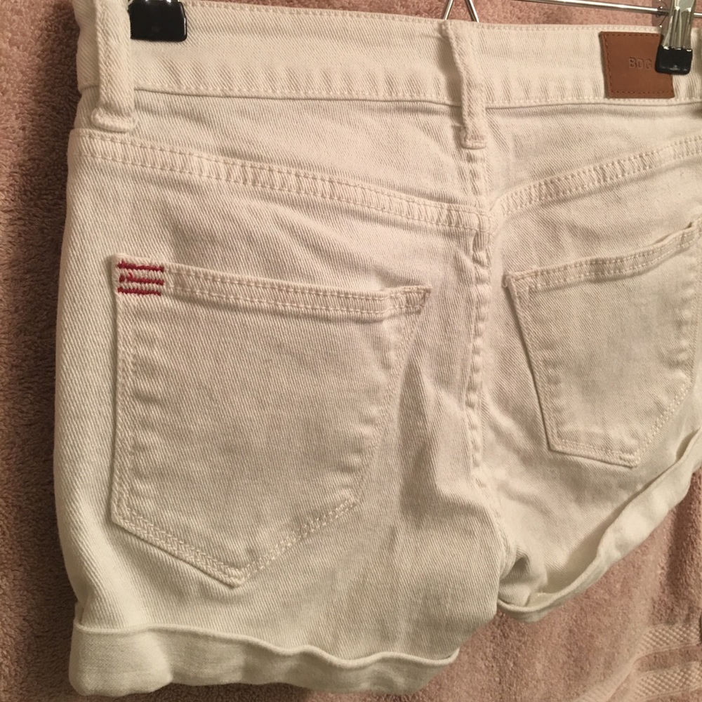 🌻4/$25🌻 UO BDG Mid Rise White Shorts ☀️ - Picture 6 of 8